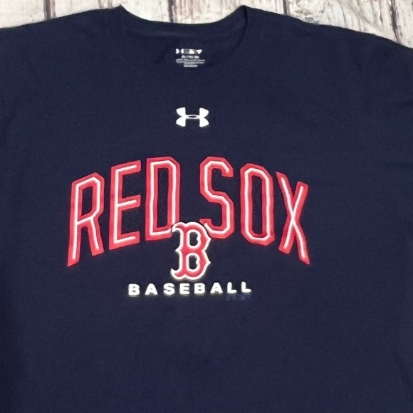 Boston Red Sox MLB Baseball Under Armour Athletic Heat Gear Loose Tshirt - Picture 3 of 5